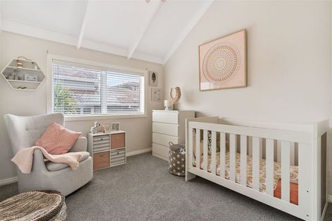 Photo of property in 2/862 East Coast Road, Northcross, Auckland, 0630