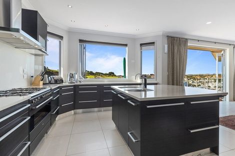 Photo of property in 64 Balboa Drive, Matakatia, Whangaparaoa, 0930