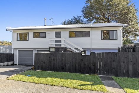 Photo of property in 18 Oaklands Grove, Clouston Park, Upper Hutt, 5018