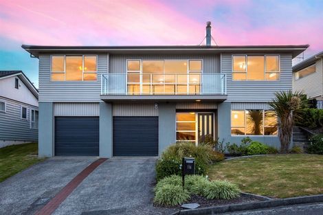 Photo of property in 116 Kahu Road, Paremata, Porirua, 5024