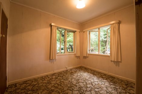 Photo of property in 60 Sylvan Crescent, Te Atatu South, Auckland, 0610