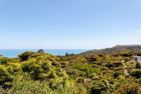 Photo of property in 119 Seaview Road, Piha, New Lynn, 0772