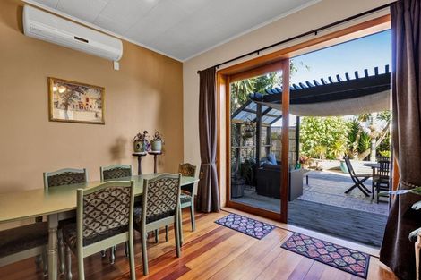 Photo of property in 70 Collins Street, Hawera, 4610