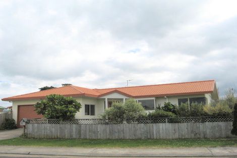 Photo of property in 1 Santa Maria Drive, Whitianga, 3510