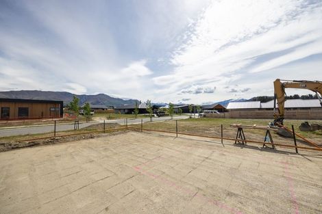 Photo of property in 6 Pounamu Avenue, Albert Town, Wanaka, 9305