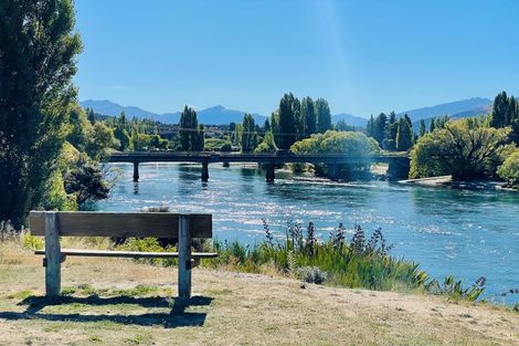 Photo of property in 2 Arklow Street, Albert Town, Wanaka, 9305