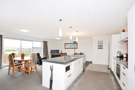 Photo of property in 17 Sunrise Drive, Seaward Bush, Invercargill, 9812
