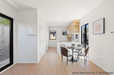 Photo of property in 4/20 Seabrook Avenue, New Lynn, Auckland, 0600