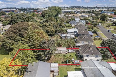 Photo of property in 35 Torino Street, Point England, Auckland, 1072
