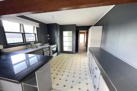 Photo of property in 8 Rathgar Road, Henderson, Auckland, 0610