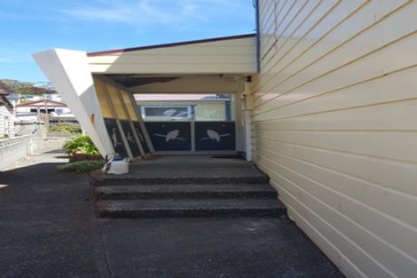 Photo of property in 34 Kilbirnie Crescent, Kilbirnie, Wellington, 6022