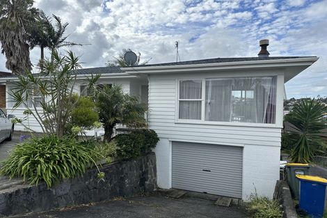 Photo of property in 1/54 Target Road, Totara Vale, Auckland, 0629