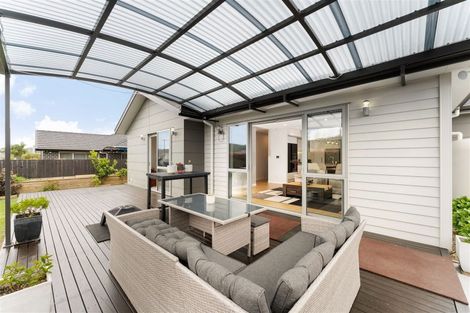 Photo of property in 4 Kauri Grove Drive, Kumeu, 0810