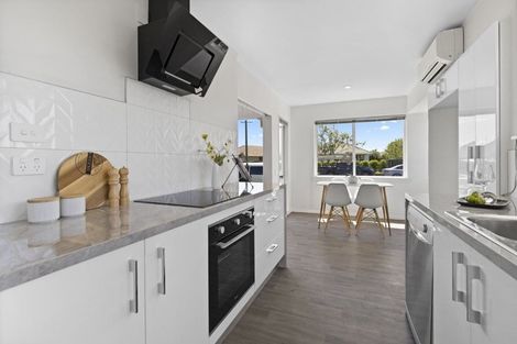 Photo of property in 84 Farquhars Road, Redwood, Christchurch, 8051