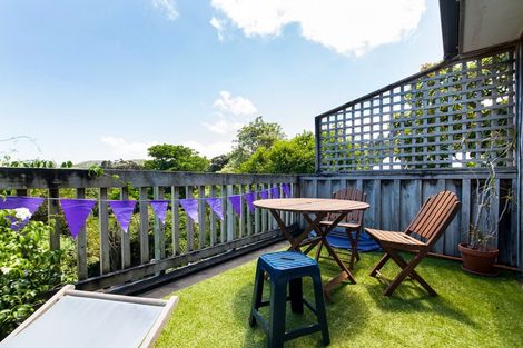 Photo of property in 119 Seaview Road, Piha, New Lynn, 0772