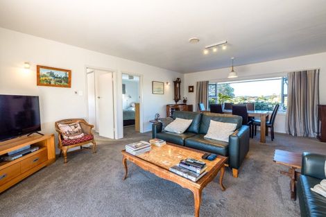 Photo of property in 17 Wellington Road, Surfdale, Waiheke Island, 1081