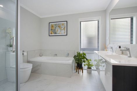 Photo of property in 2 Te Kaka Place, Omokoroa, 3114