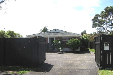 Photo of property in 1/331 Wairau Road, Totara Vale, Auckland, 0627