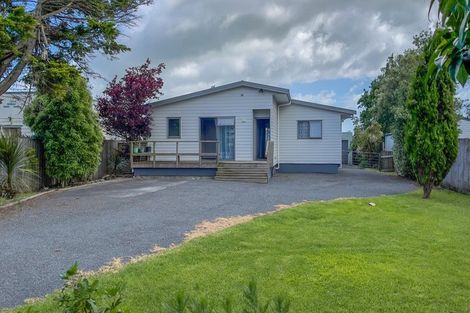 Photo of property in 15 Orchard East Road, Ngatea, 3503