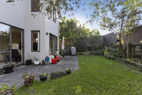 Photo of property in 34 Bleakhouse Road, Howick, Auckland, 2014