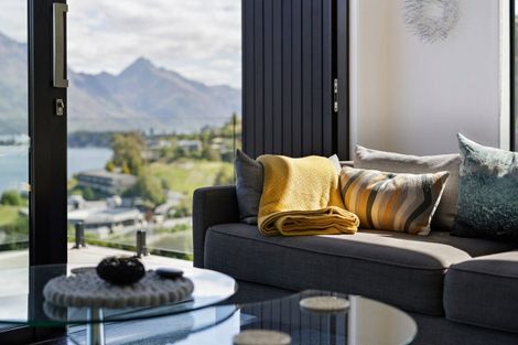 Photo of property in 16 Highlands Close, Queenstown, 9300
