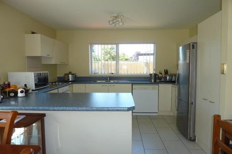 Photo of property in 2 Warner Place, Heathcote Valley, Christchurch, 8022