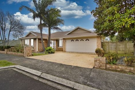 Photo of property in 4 Xena Way, Henderson, Auckland, 0612