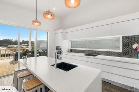 Photo of property in 54 Ainslee Street, Highlands Park, New Plymouth, 4312