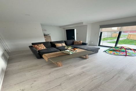 Photo of property in 7b Poruru Close, Papakura, 2110