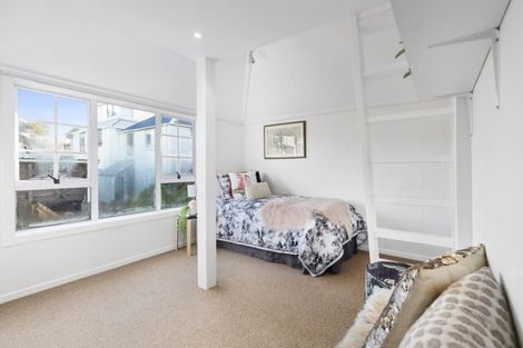 Photo of property in 116 Akaroa Drive, Maupuia, Wellington, 6022