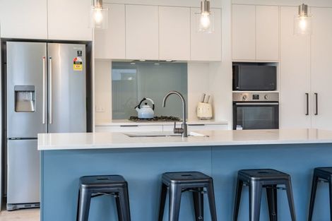 Photo of property in 3 Thornbury Lane, Timberlea, Upper Hutt, 5018