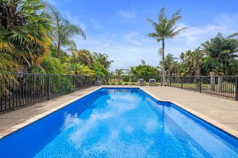 Photo of property in 30 Foster Road, Kumeu, 0891