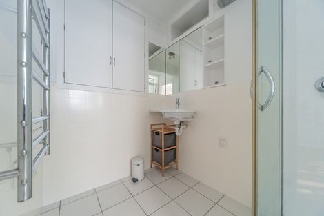 Photo of property in 56 Palliser Road, Roseneath, Wellington, 6011