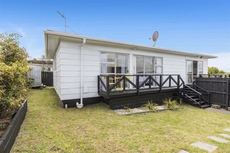 Photo of property in 1/317 Triangle Road, Massey, Auckland, 0614