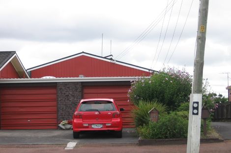Photo of property in 60b Donovan Street, Blockhouse Bay, Auckland, 0600