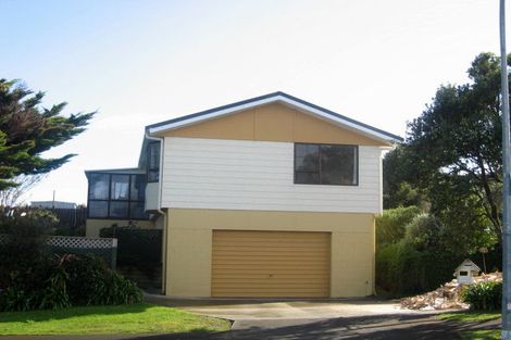 Photo of property in 12 Herekawe Drive, Spotswood, New Plymouth, 4310