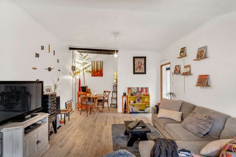 Photo of property in 243 Kenilworth Road, Mayfair, Hastings, 4122