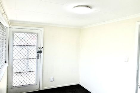 Photo of property in 5 White Swan Road, Mount Roskill, Auckland, 1041