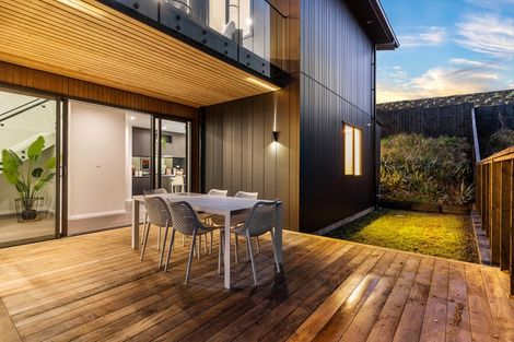 Photo of property in 8 Kumukumu Road, Long Bay, Auckland, 0630