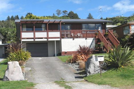Photo of property in 10 Isobel Street, Acacia Bay, Taupo, 3330