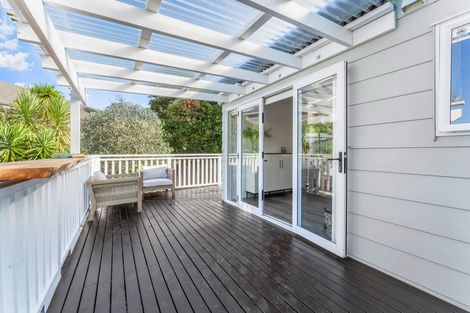 Photo of property in 2/4 Kenneth Hopper Place, Manly, Whangaparaoa, 0930