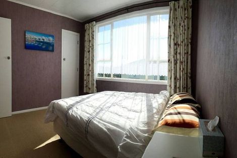 Photo of property in 29 Harbour View Road, Harbour View, Lower Hutt, 5010