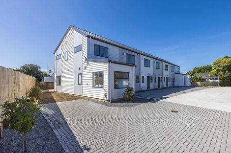 Photo of property in 1/8 Blanes Road, Weymouth, Auckland, 2103