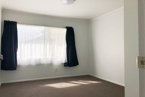 Photo of property in 13 Ballini Rise, West Harbour, Auckland, 0618