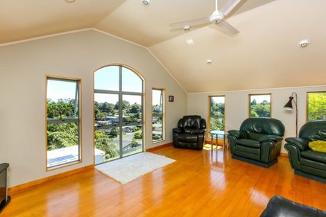 Photo of property in 11c Redwood Crescent, Hurdon, New Plymouth, 4310