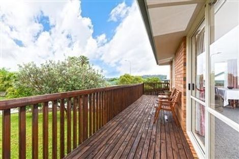 Photo of property in 17 Lasque Place, Glen Eden, Auckland, 0602