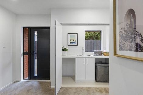 Photo of property in 2/49 Searells Road, Strowan, Christchurch, 8052