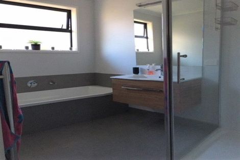 Photo of property in 10 Harding Drive, Papamoa Beach, Papamoa, 3118