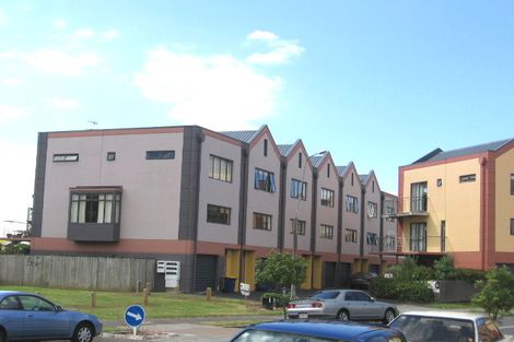 Photo of property in Krisley Court, 5/6 Ambrico Place, New Lynn, Auckland, 0600