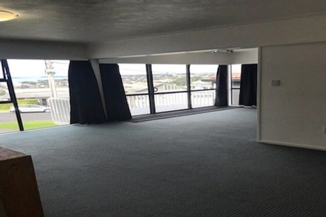 Photo of property in 1/52 Seaview Road, Castor Bay, Auckland, 0620